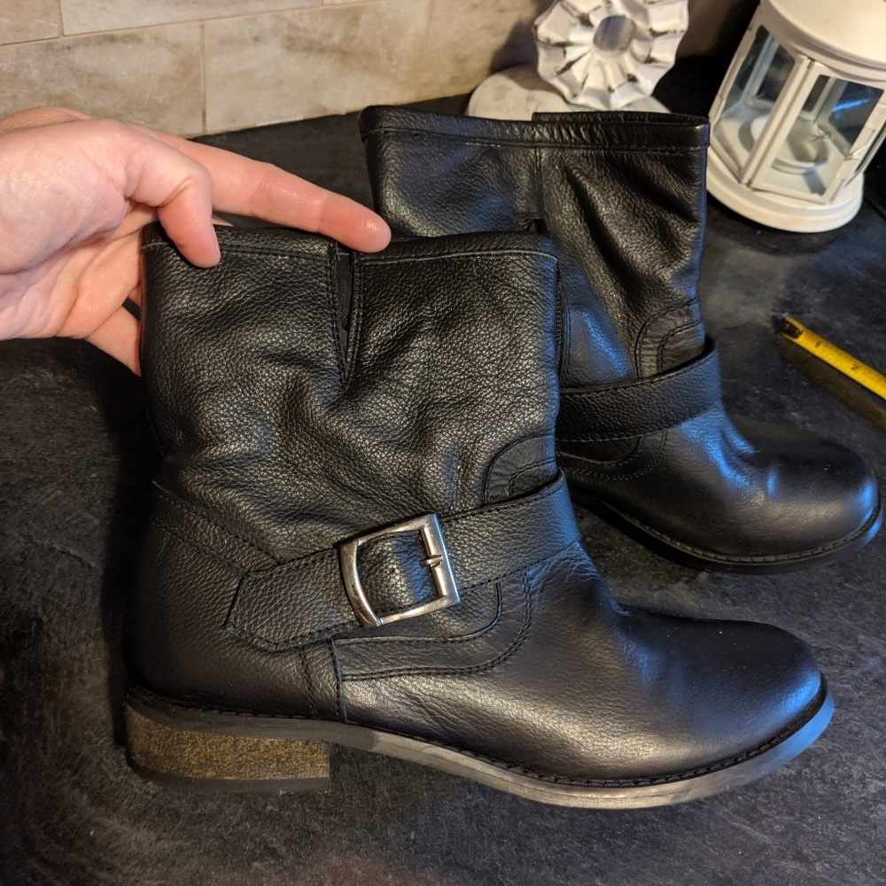 MIA LEATHER BLACK ANKLE BOOTS